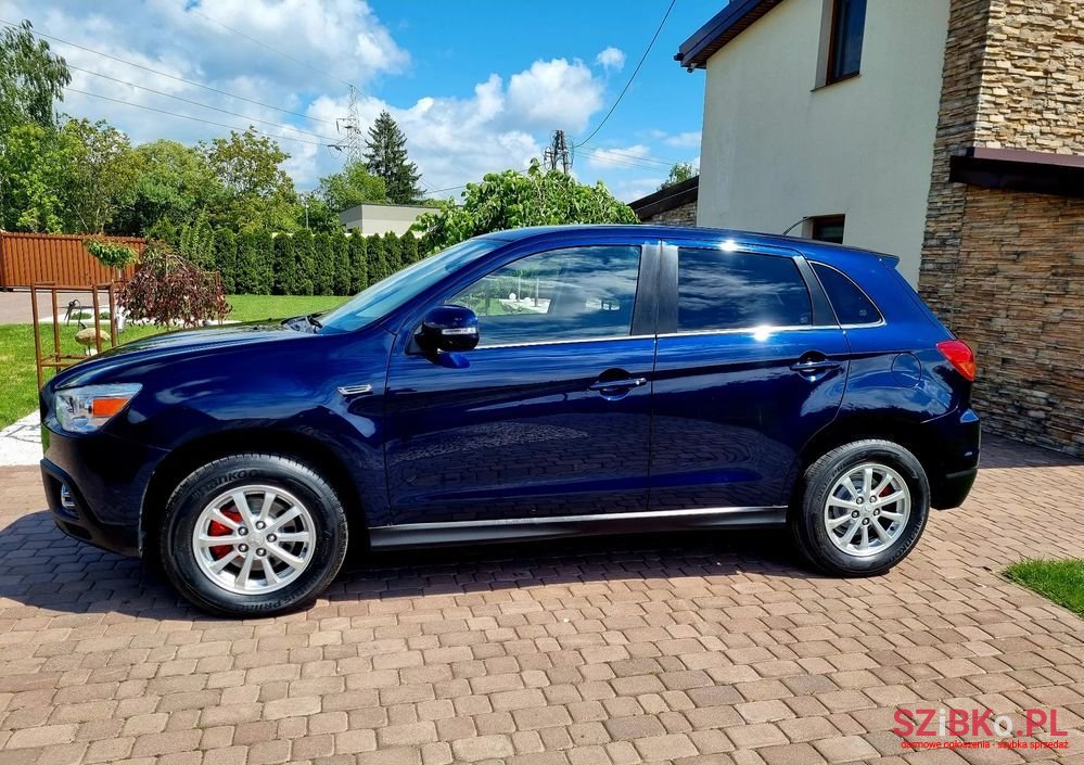 2010' Mitsubishi ASX photo #2