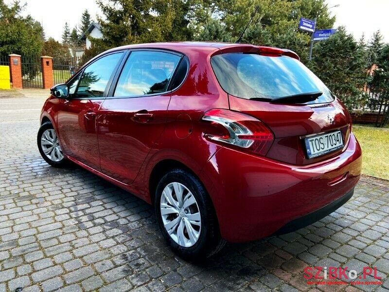 2015' Peugeot 208 photo #5