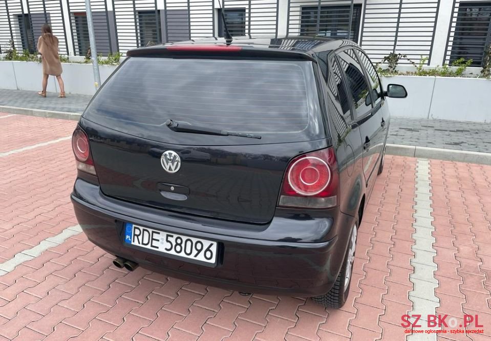 2005' Volkswagen Polo photo #4