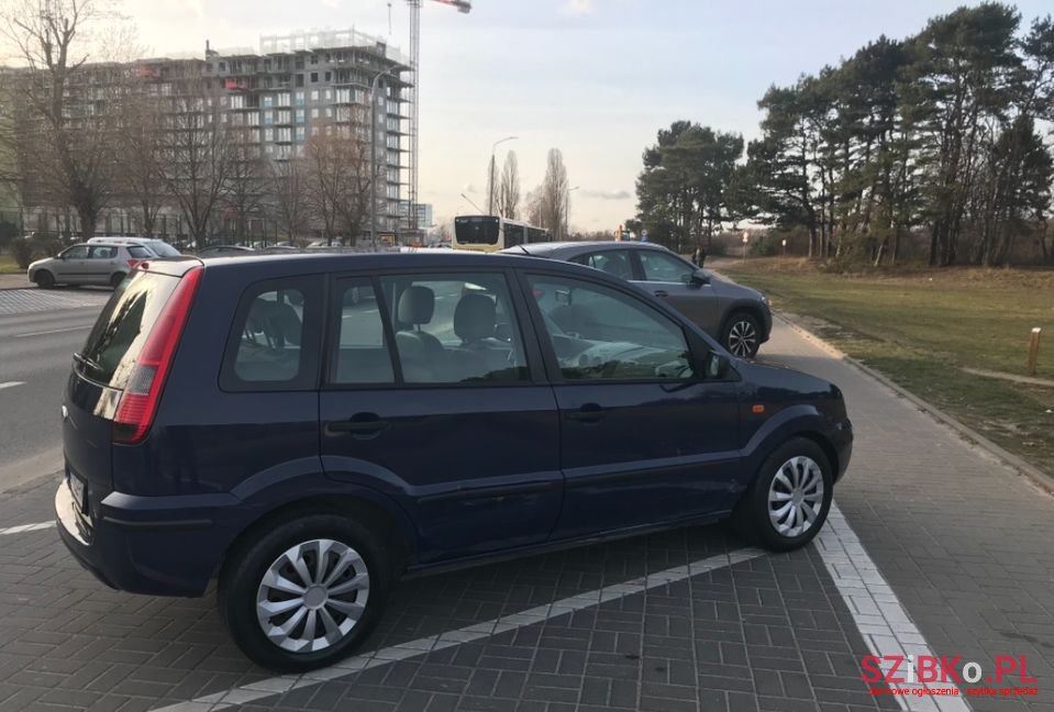 2003' Ford Fusion photo #2