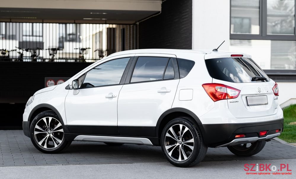2015' Suzuki SX4 S-Cross photo #3