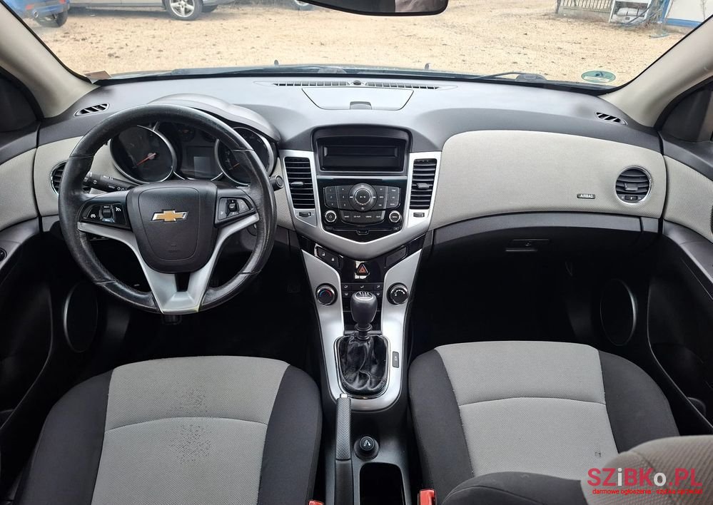 2011' Chevrolet Cruze 1.6 Ls photo #5