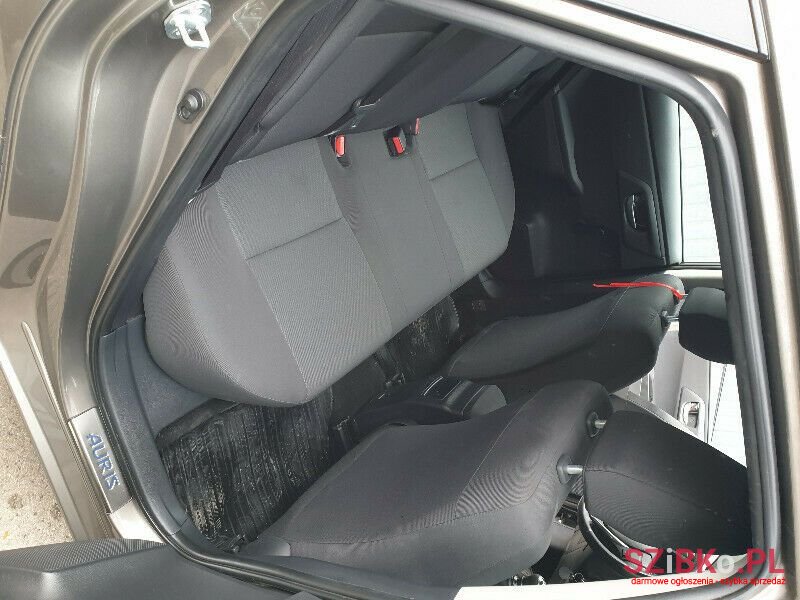 2017' Toyota Auris photo #6