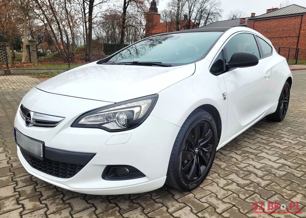 2014' Opel Astra photo #1