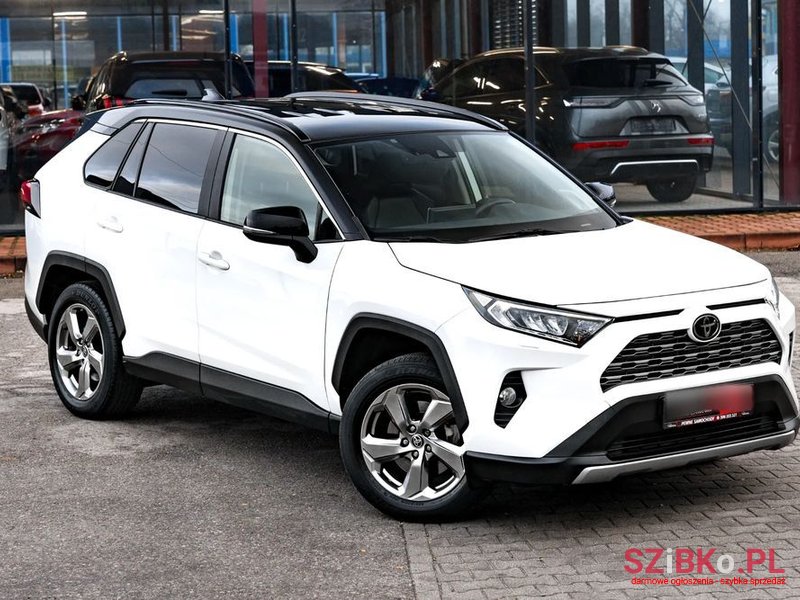 2020' Toyota RAV4 photo #6