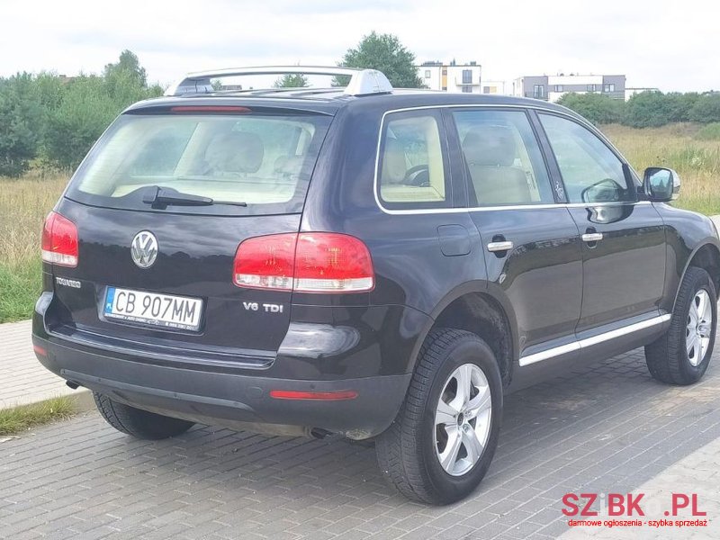 2005' Volkswagen Touareg photo #5
