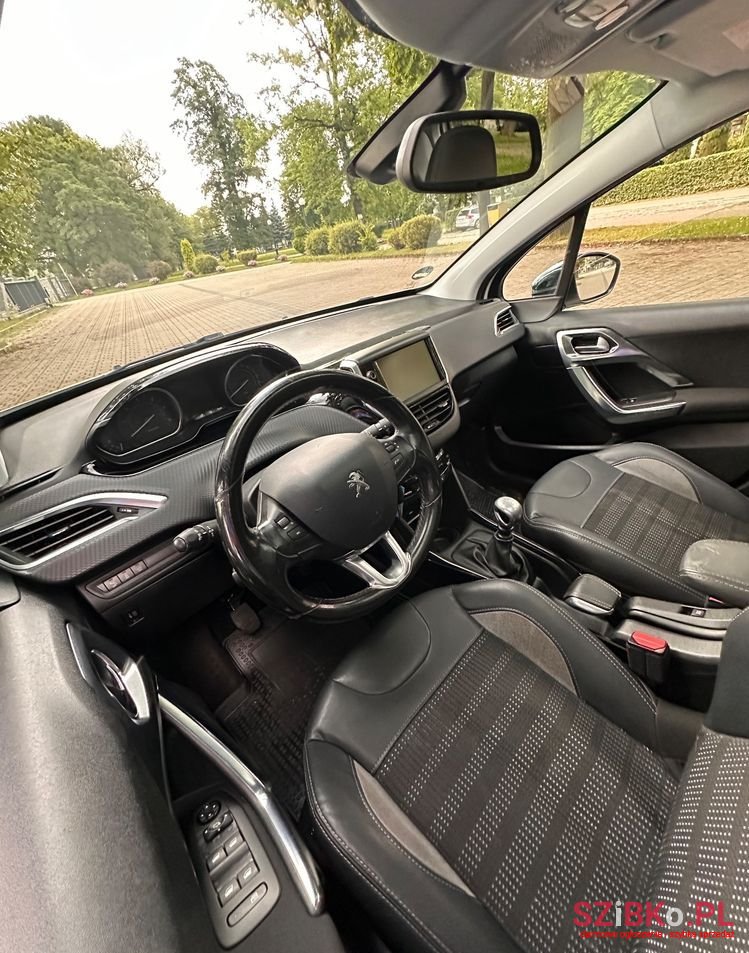 2015' Peugeot 2008 photo #4