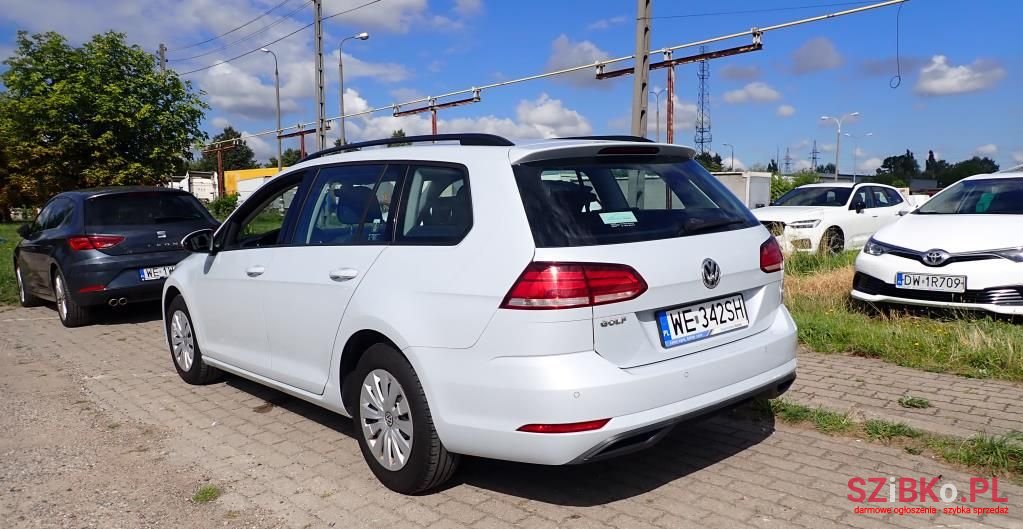 2017' Volkswagen Golf photo #4