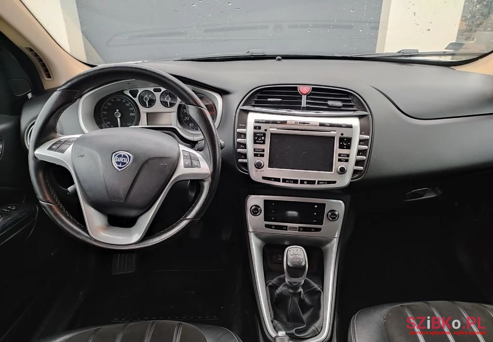 2012' Lancia Delta photo #6