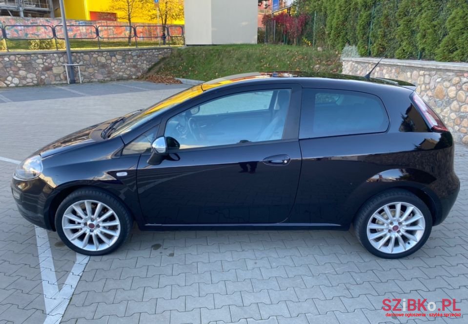 2009' Fiat Punto Evo photo #4