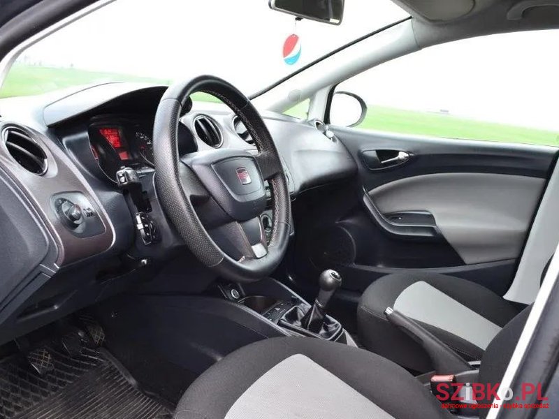 2012' SEAT Ibiza photo #6