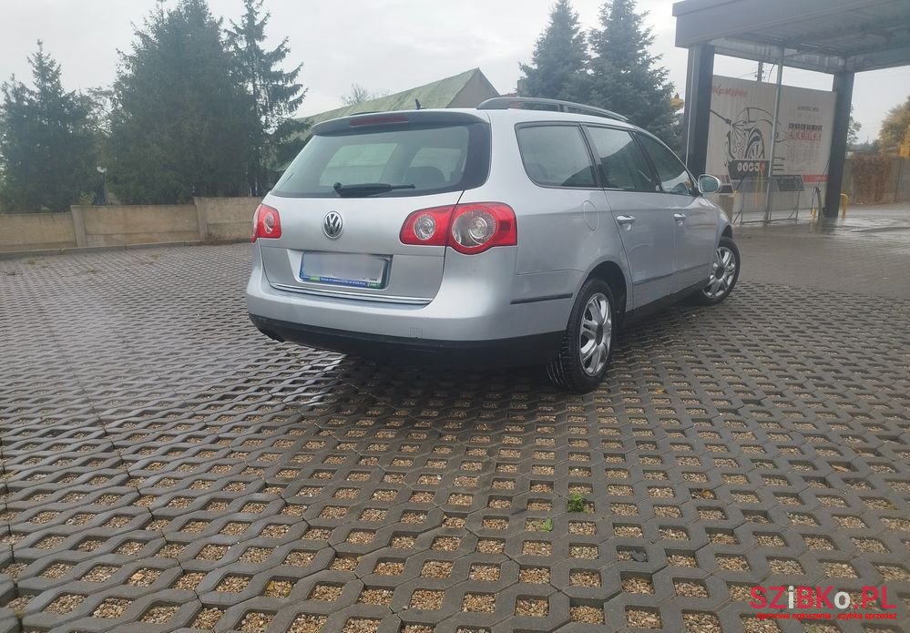 2006' Volkswagen Passat photo #5