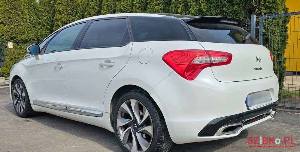 2012' Citroen DS5 photo #3