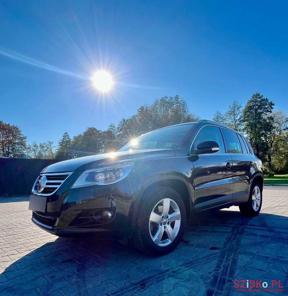2010' Volkswagen Tiguan photo #3