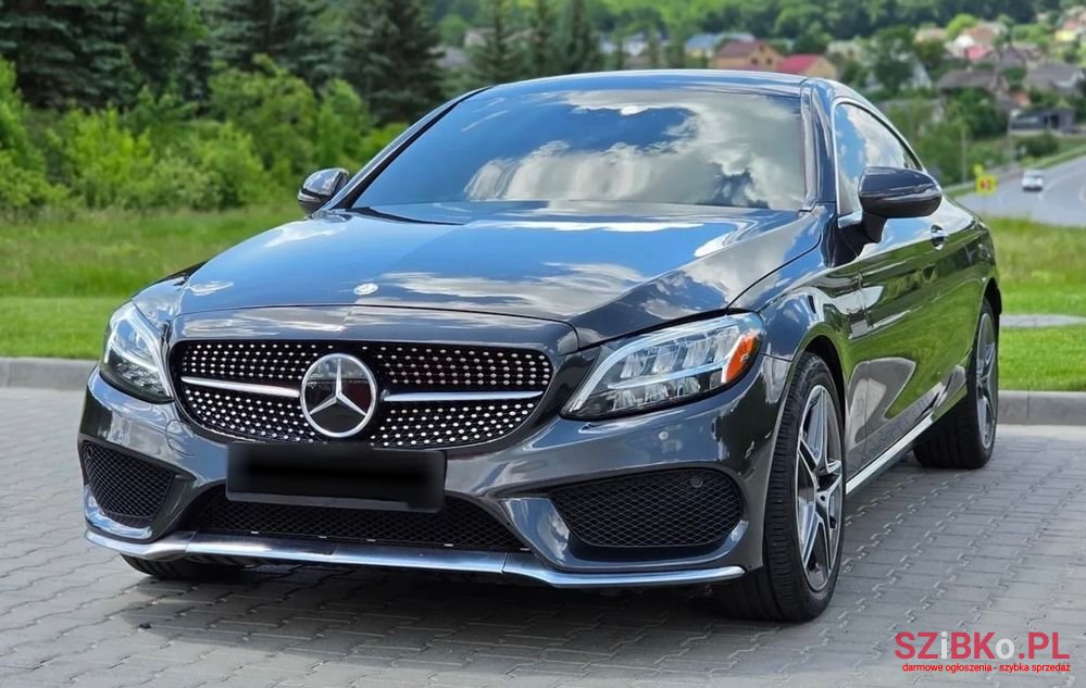 2018' Mercedes-Benz C-Class 300 9G-Tronic Amg Line photo #3
