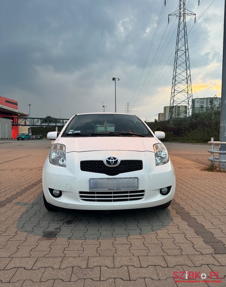 2006' Toyota Yaris 1.3 Blue photo #2