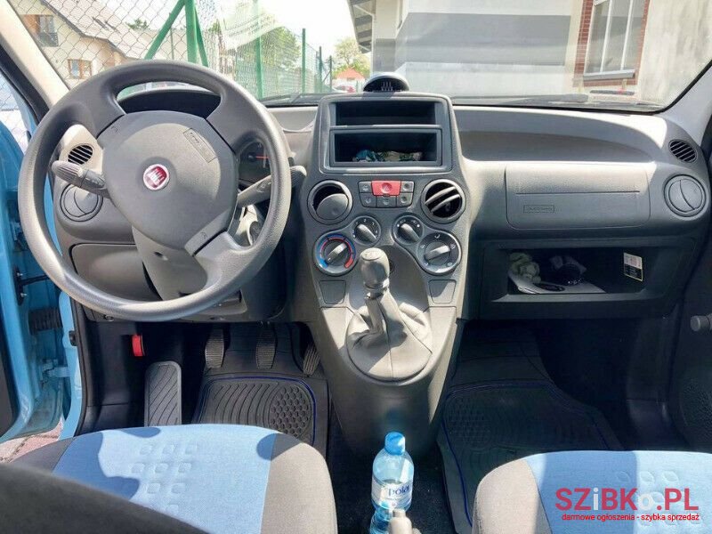 2011' Fiat Panda photo #2
