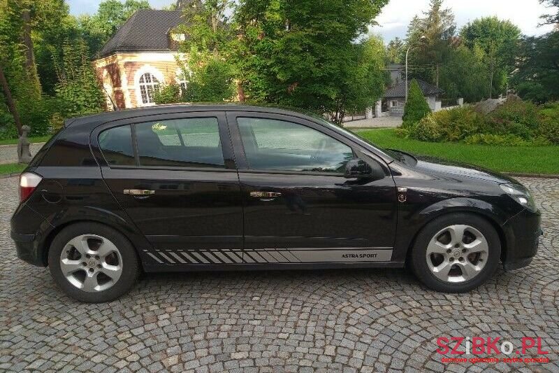 2005' Opel Astra photo #1