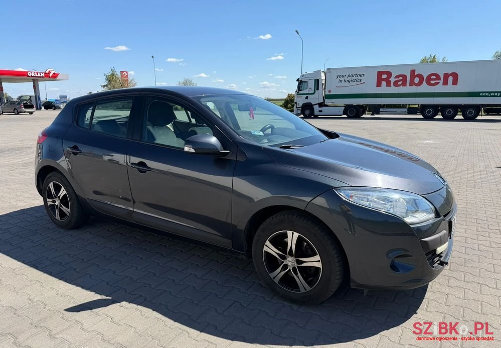 2010' Renault Megane 1.6 16V Expression Euro5 photo #5