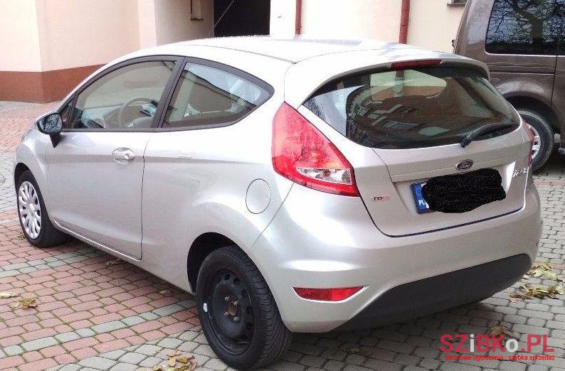 2010' Ford Fiesta photo #2