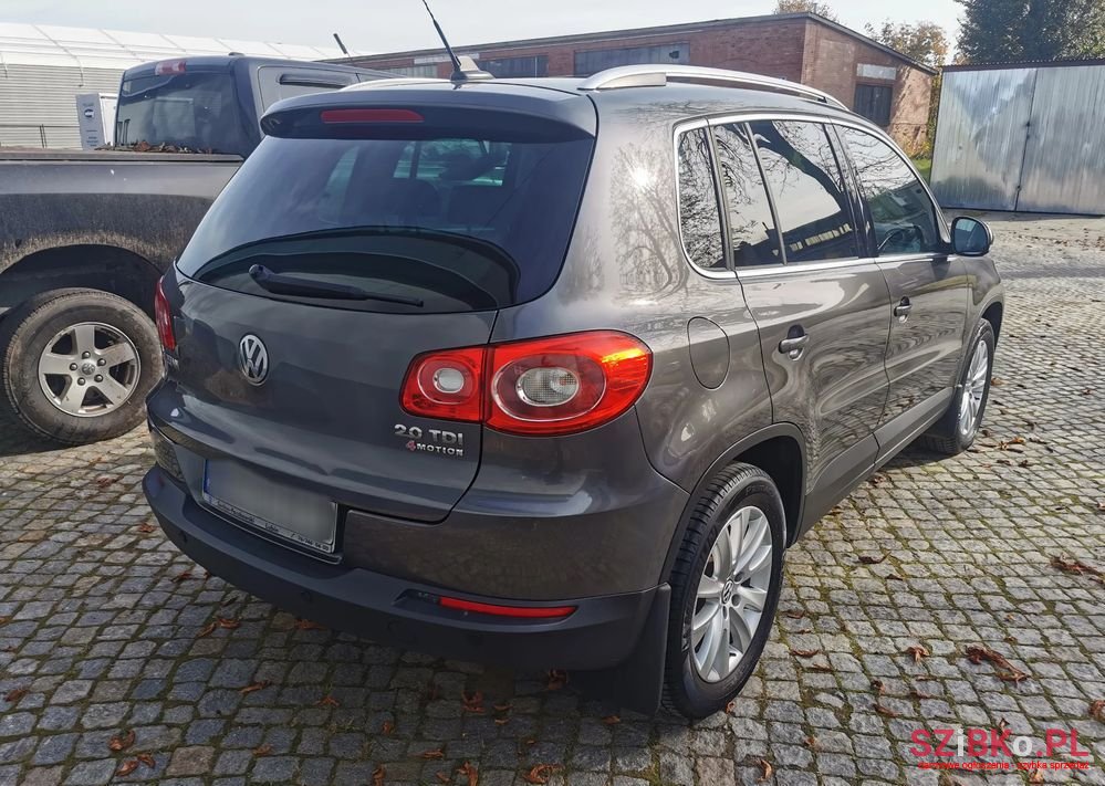 2010' Volkswagen Tiguan photo #5