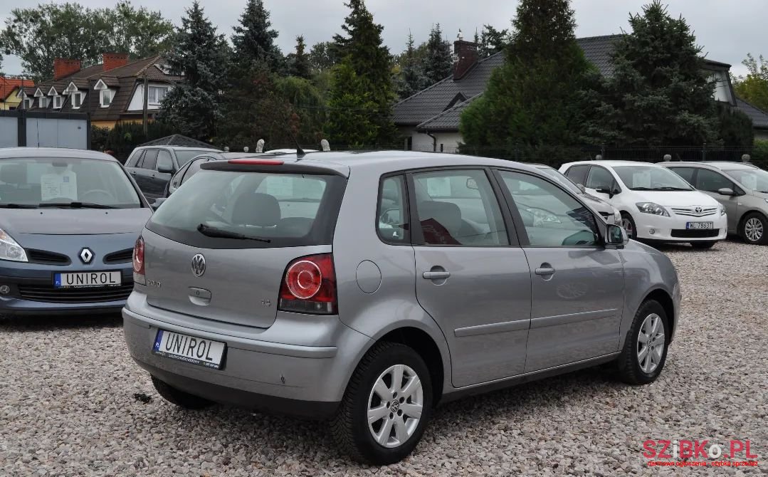 2006' Volkswagen Polo photo #5