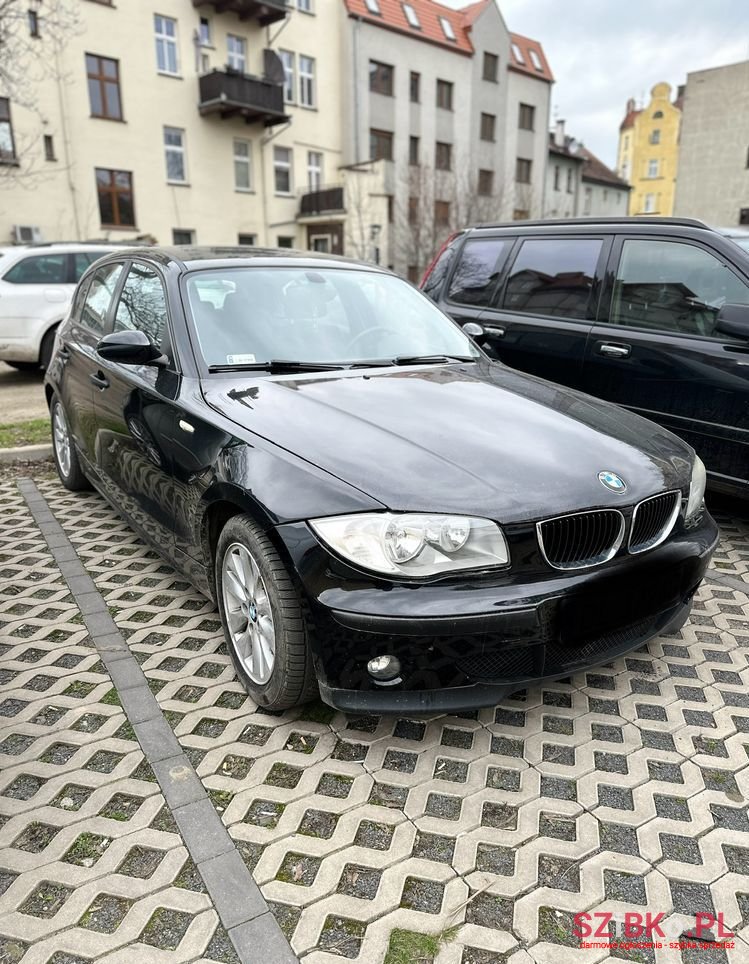 2005' BMW 1 Series 116I photo #1