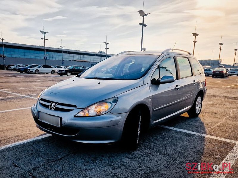 2004' Peugeot 307 1.6 Hdi Premium photo #2