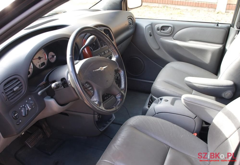 2006' Chrysler Grand Voyager photo #6