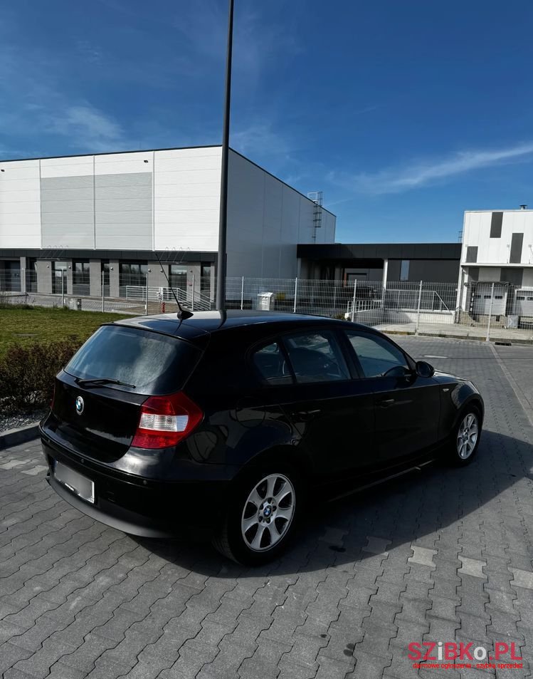 2005' BMW 1 Series photo #5