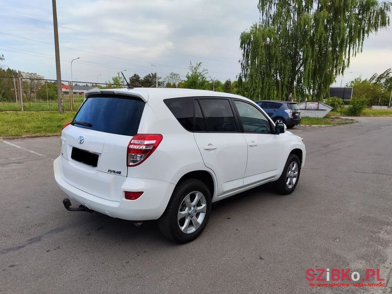 2011' Toyota RAV4 2.0 4X4 Life photo #3