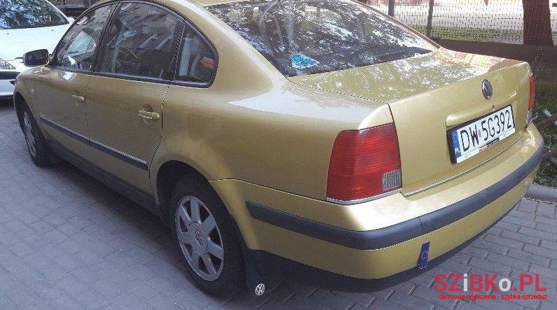 1998' Volkswagen Passat photo #2