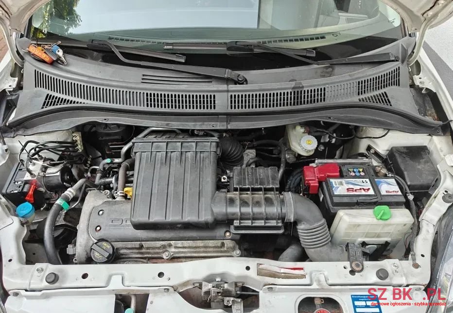 2009' Suzuki Swift photo #6