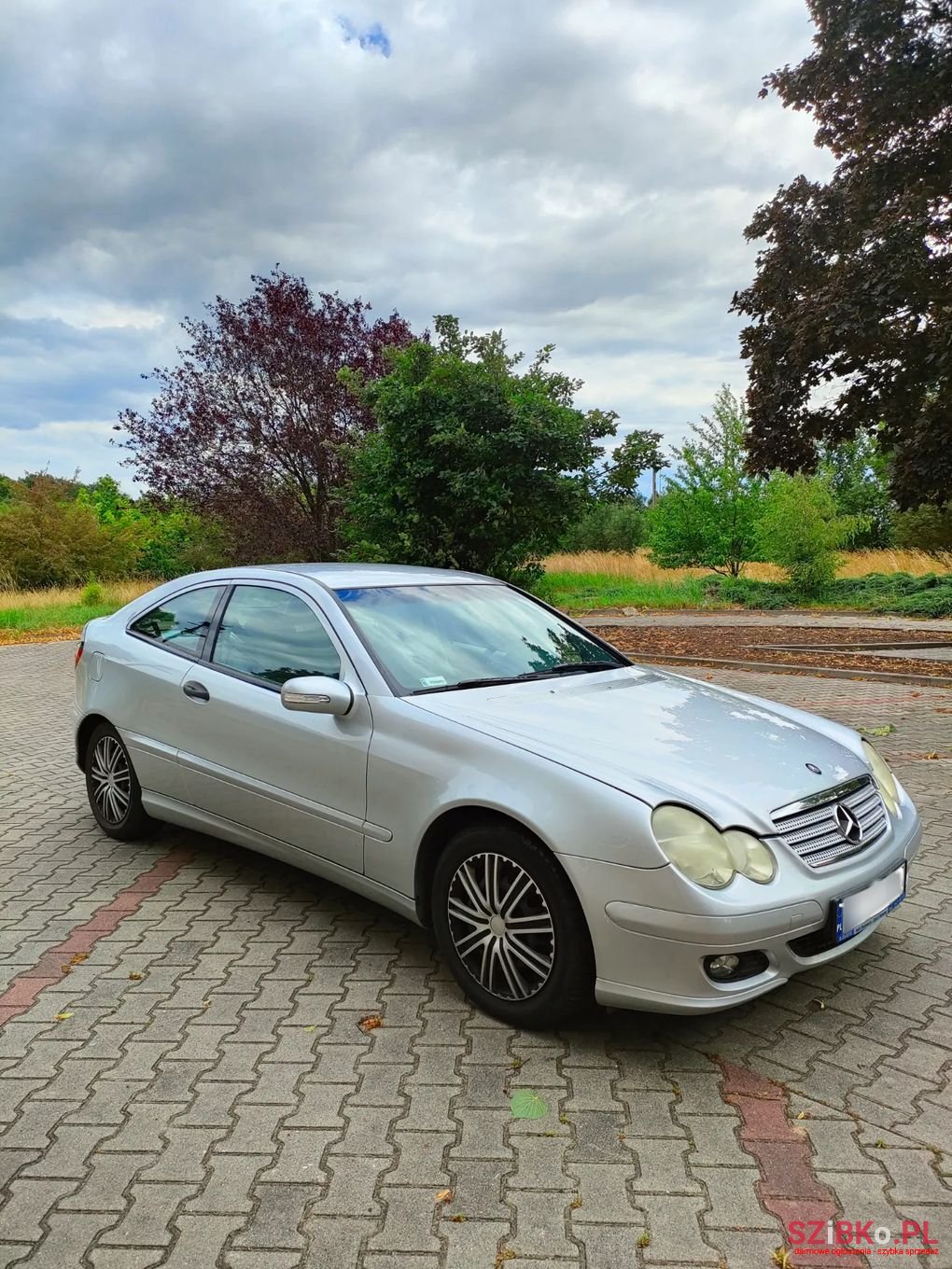 2004' Mercedes-Benz C-Class photo #3