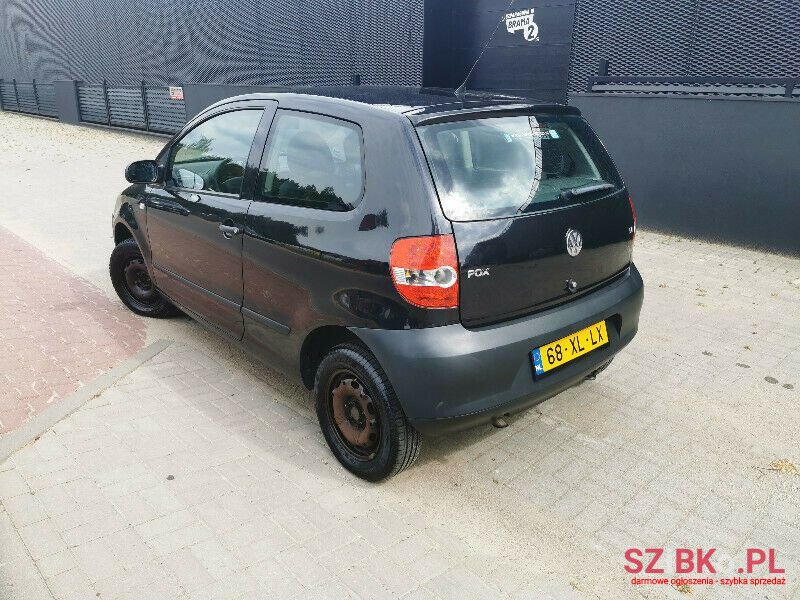2007' Volkswagen Fox photo #2