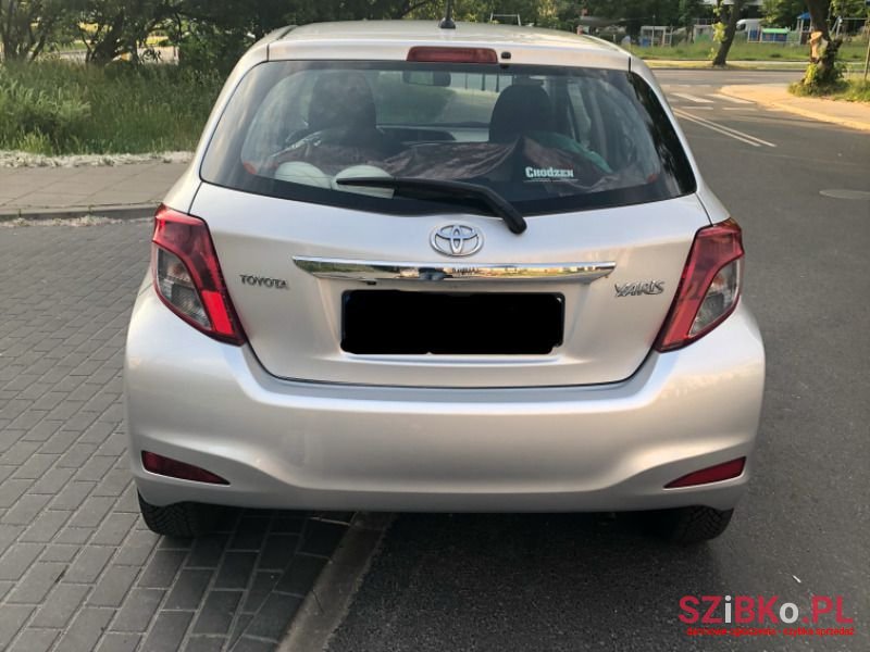 2013' Toyota Yaris photo #4