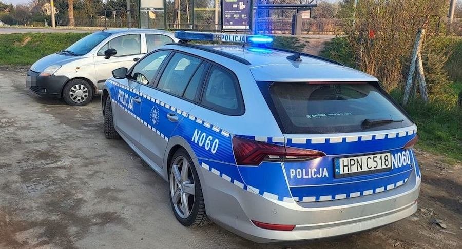 Miał aż trzy podrobione prawa jazdy. Pokazywał je policjantom po kolei