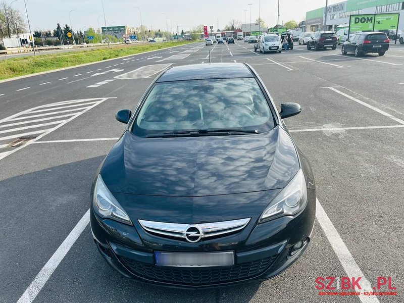2011' Opel Astra photo #6