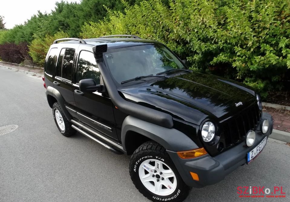 2006' Jeep Cherokee photo #4