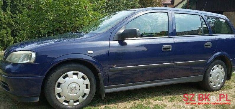 2006' Opel Astra photo #1