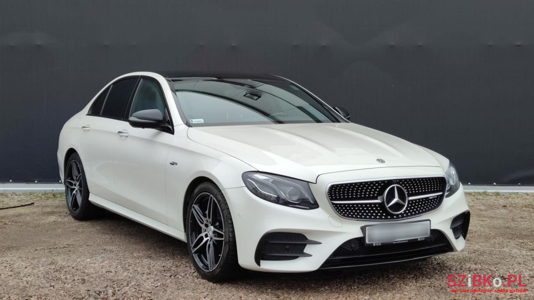 2019' Mercedes-Benz E-Class photo #1