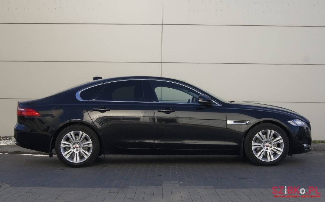 2018' Jaguar XF photo #4