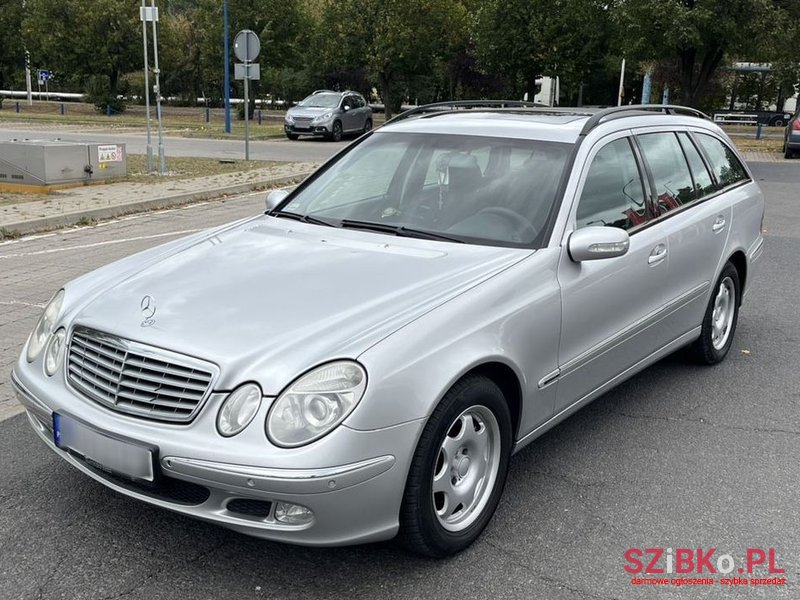 2004' Mercedes-Benz E-Class photo #4