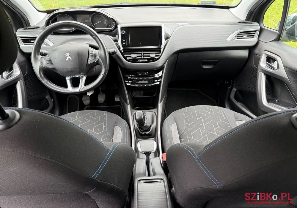 2019' Peugeot 2008 1.5 Bluehdi Style photo #6