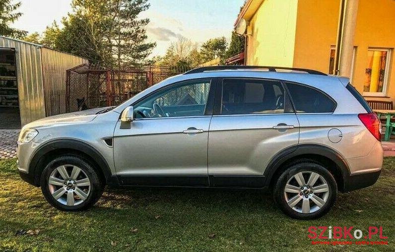 2008' Chevrolet Captiva photo #1