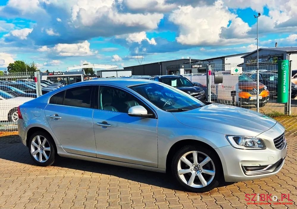 2017' Volvo S60 D2 Drive-E Momentum photo #4