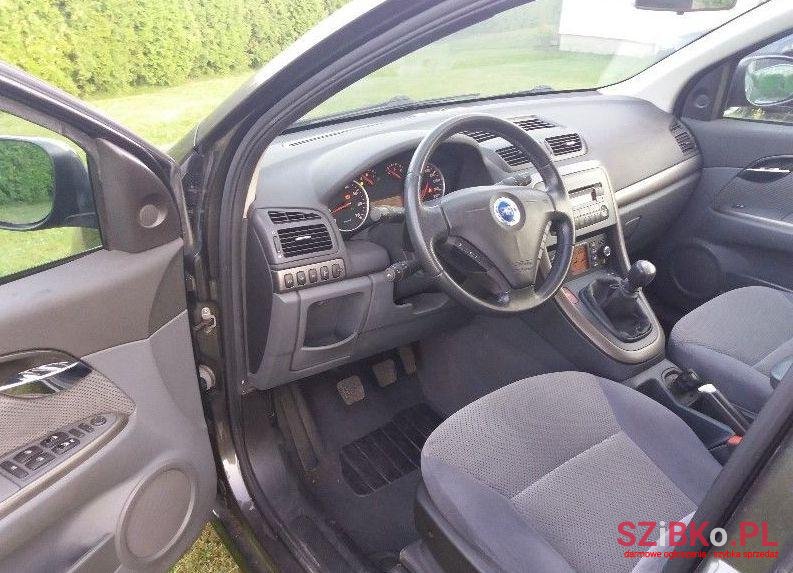 2008' Fiat Croma photo #2