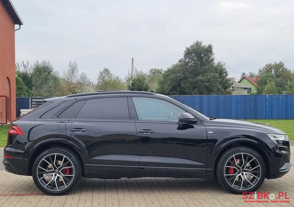 2020' Audi Q8 photo #2