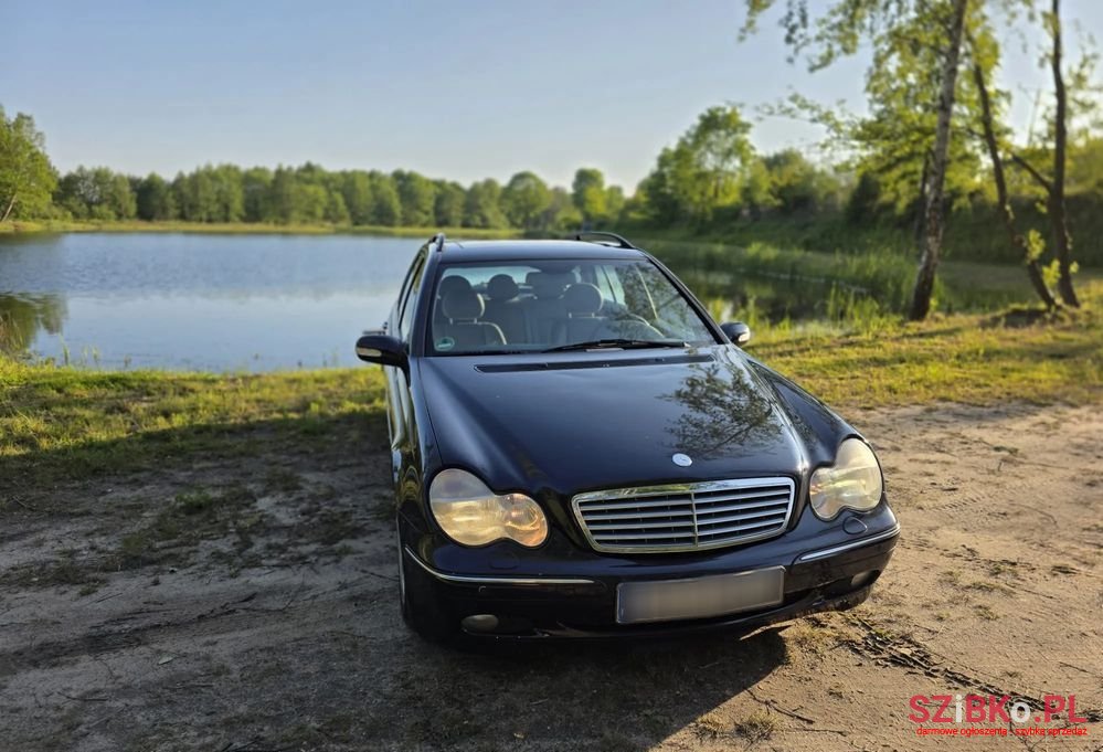 2001' Mercedes-Benz C-Class photo #2