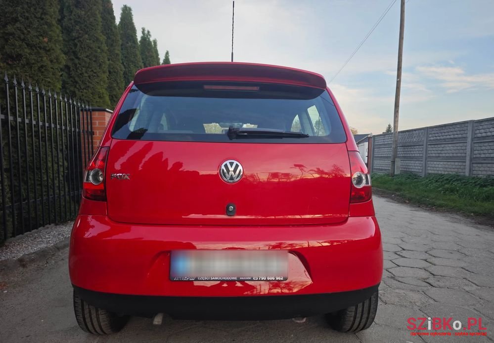 2010' Volkswagen Fox photo #4